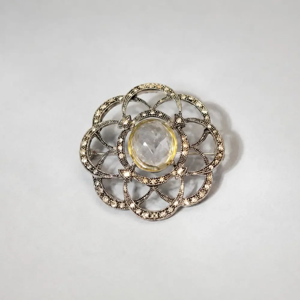 Vintage Signed Monet Brooch Pin Silver Tone Glass Stylized‎ Flower 2